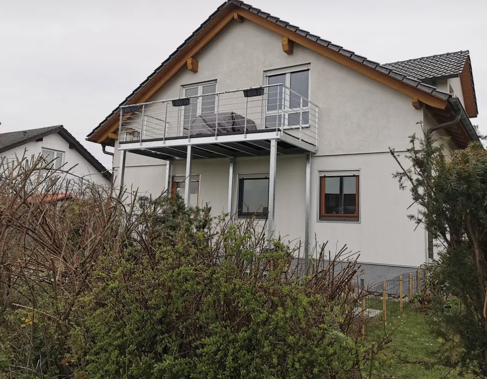 Stahl-Balkon – Vorstellbalkon · maßgefertigt
