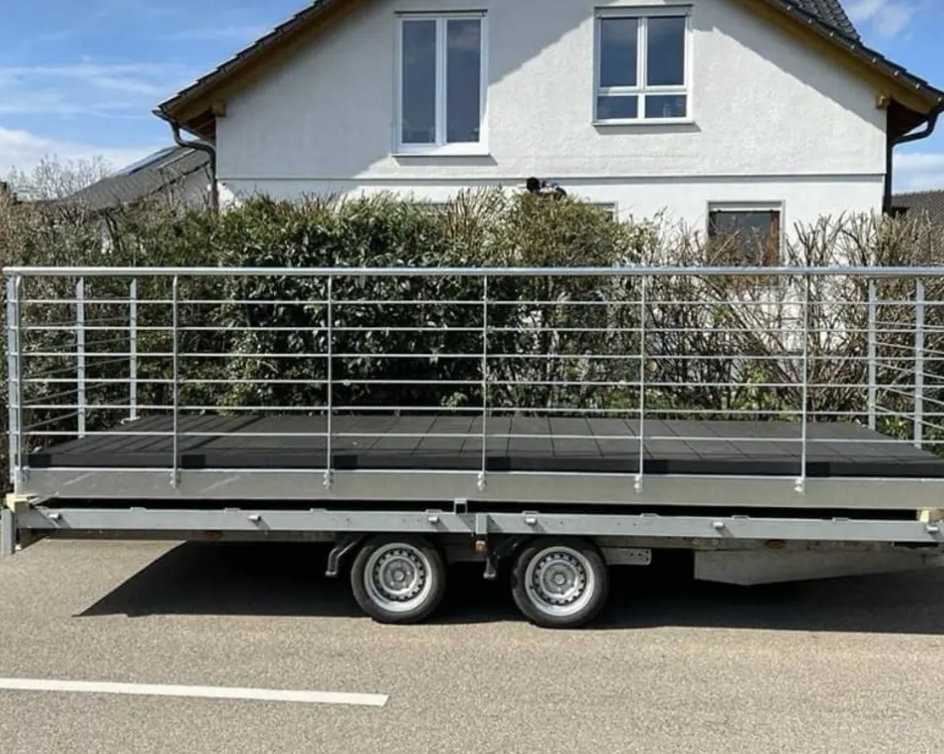 Transport – Anlieferung mit Tieflader